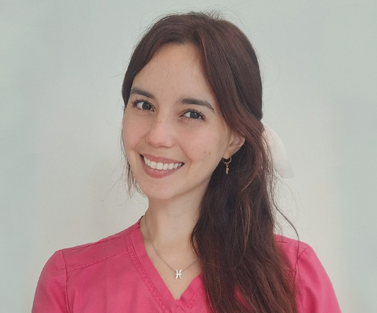 https://www.oncoprecision.cl/wp-content/uploads/2024/04/Daniela-Santander-1.jpg